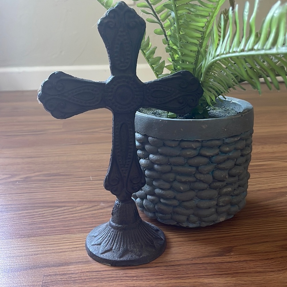 ✨Rustic Metal Cross